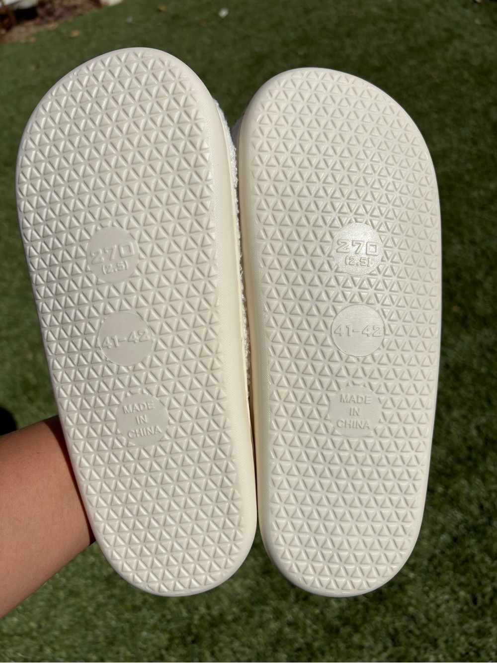 Cozy Dachshund Dog Slippers - White and Black NWT Size (Fits a Women’s 7.5) - Picture 6 of 6